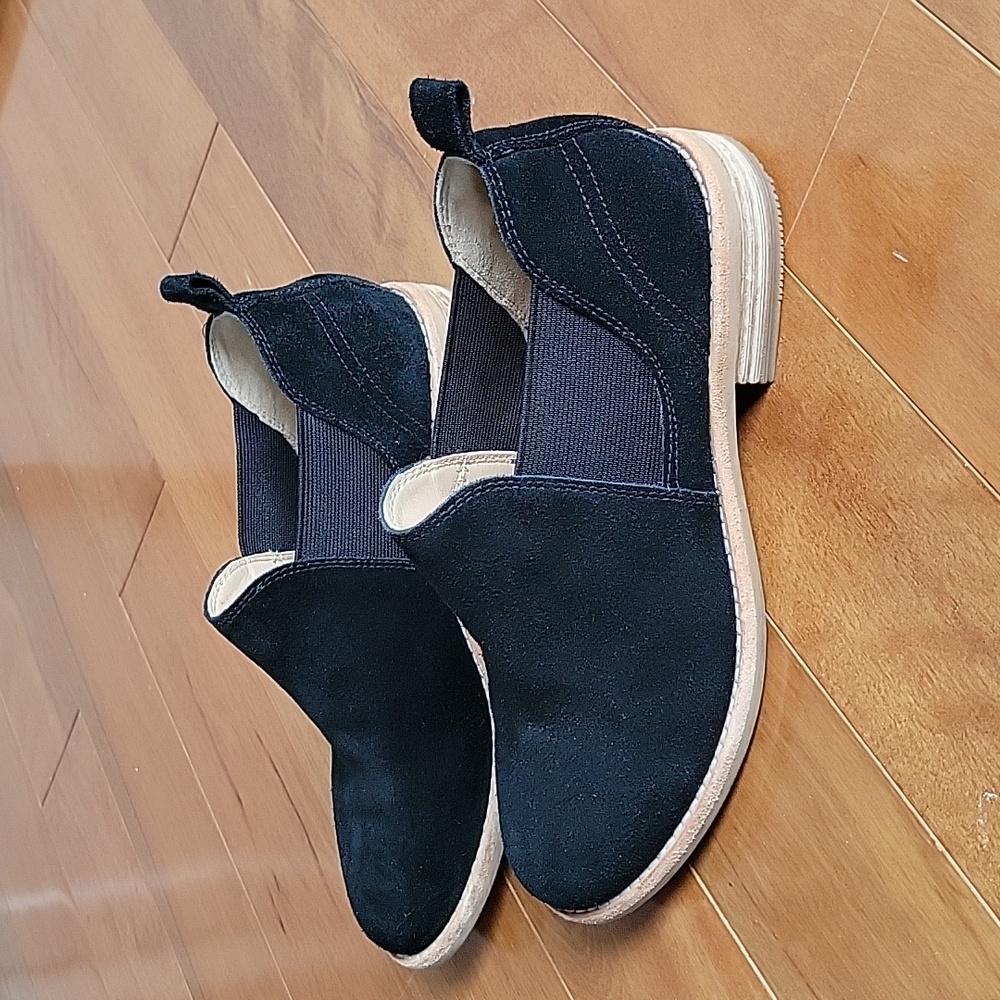Clarks Edenvale Suede Slip-Ons View 6